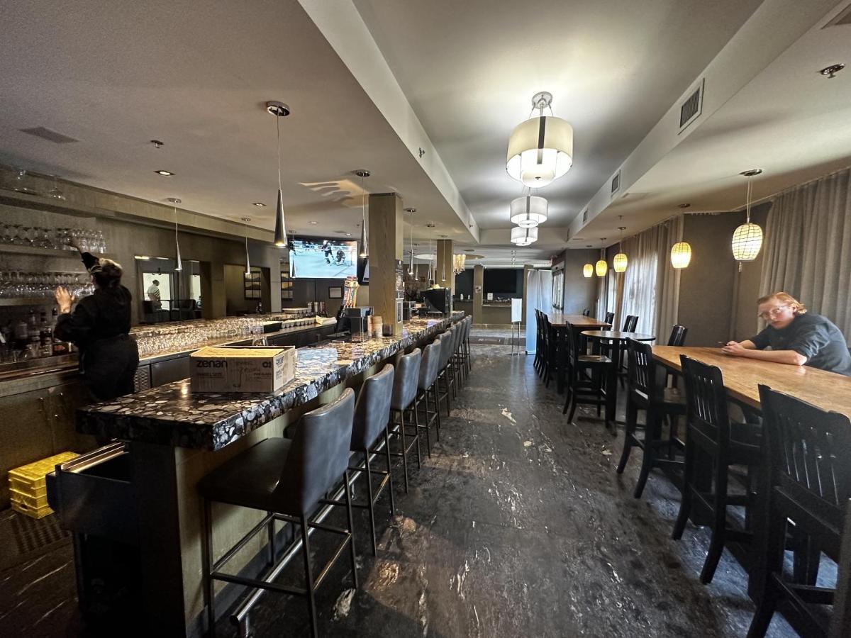 Luxury Two Queen Beds Condo - Grande Rockies Resort Indoor Parking Pool Hot Tub Gym Canmore Exteriör bild